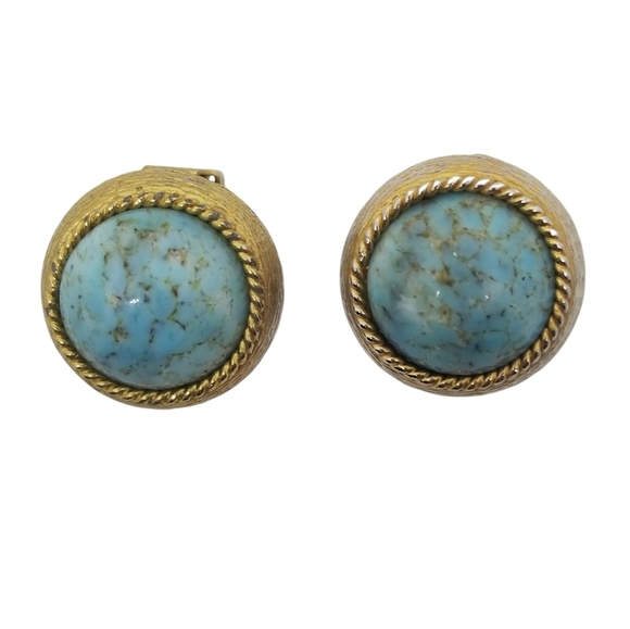 CAROL DAUPLAISE VINTAGE BLUE GEMSTONE CABACHON & GOLDTONE CLIP ON EARRINGS - Picture 4 of 6